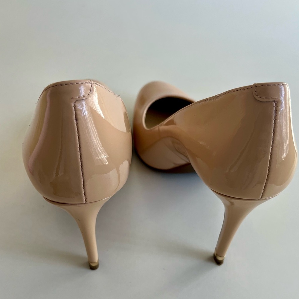 MICHAEL Michael Kors Blush Patent Round-Toe Pumps size 7 - Picture 2 of 5